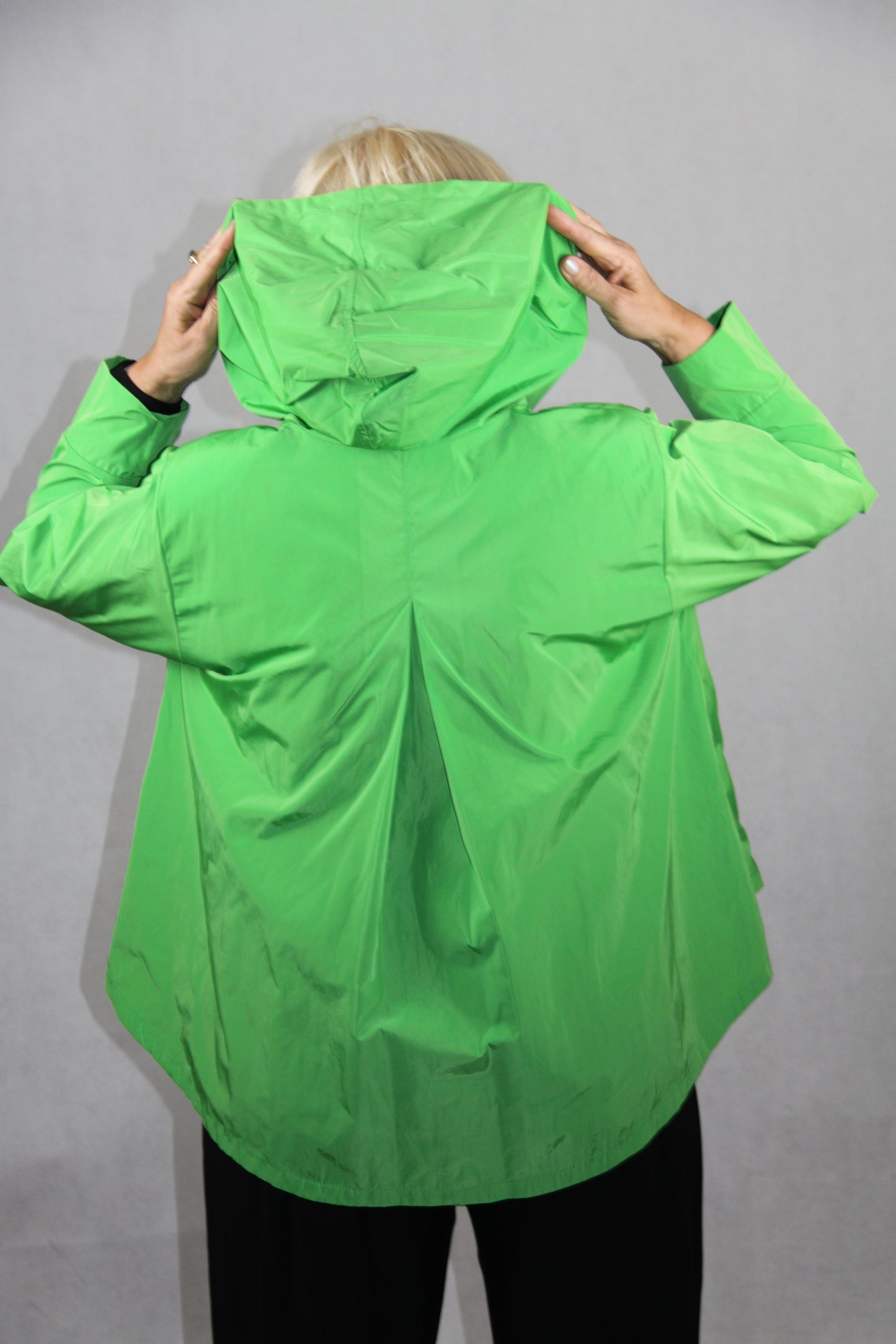 Hopsack Jacke mit Kapuze und schmeichelhafter Kellerfalte