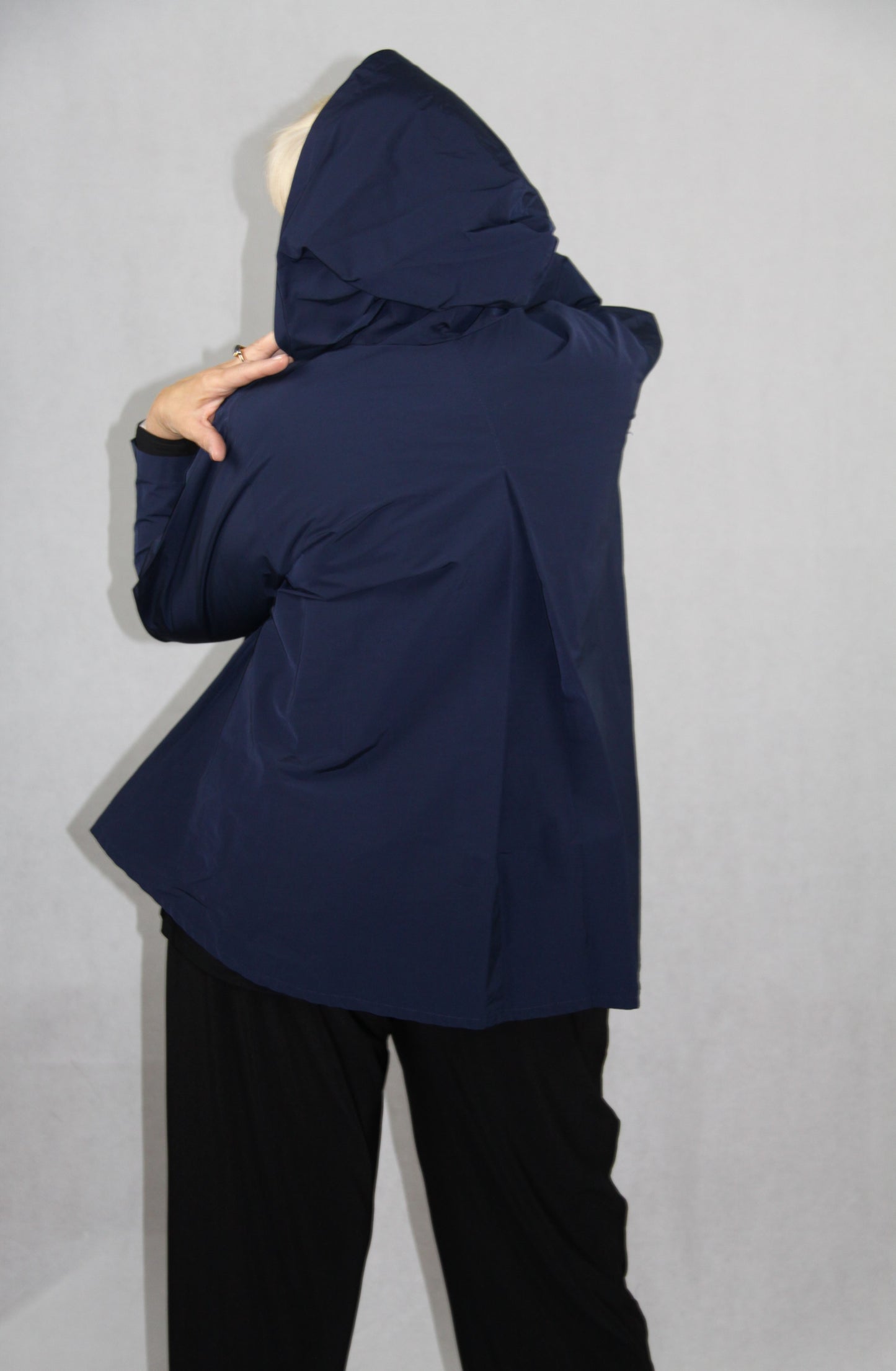 Hopsack Kellerfalte Jacke mit Kapuze in A-Linien-Schnitt