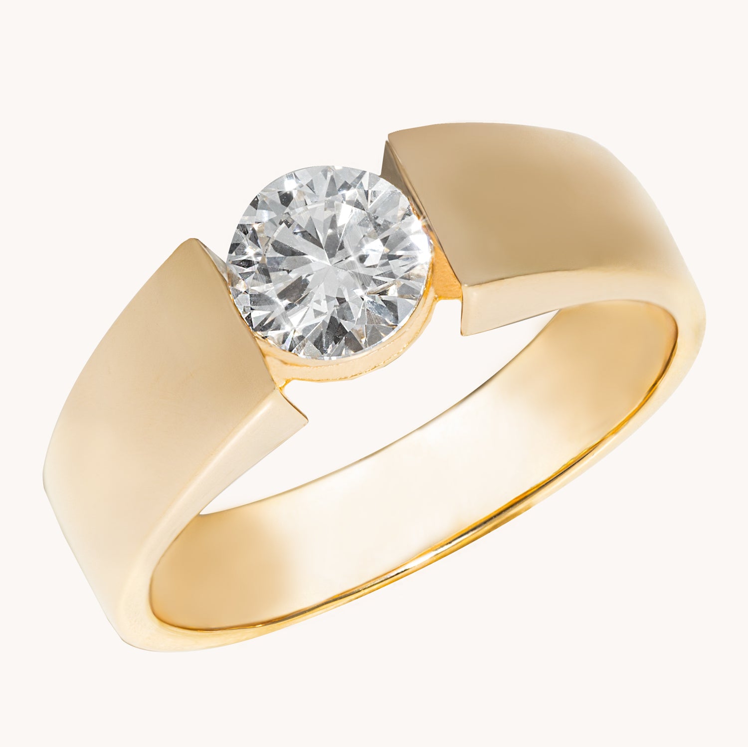 Solitär-Ring mit Lab Grown Diamanten im Brillantschliff. Eingefasst in vergoldetes Argento Palladio - Sterling Silber.