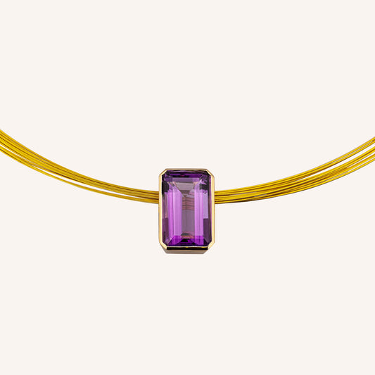 Amethyst Anhänger im Baguette-Schliff an vergoldeter Wire-Kette