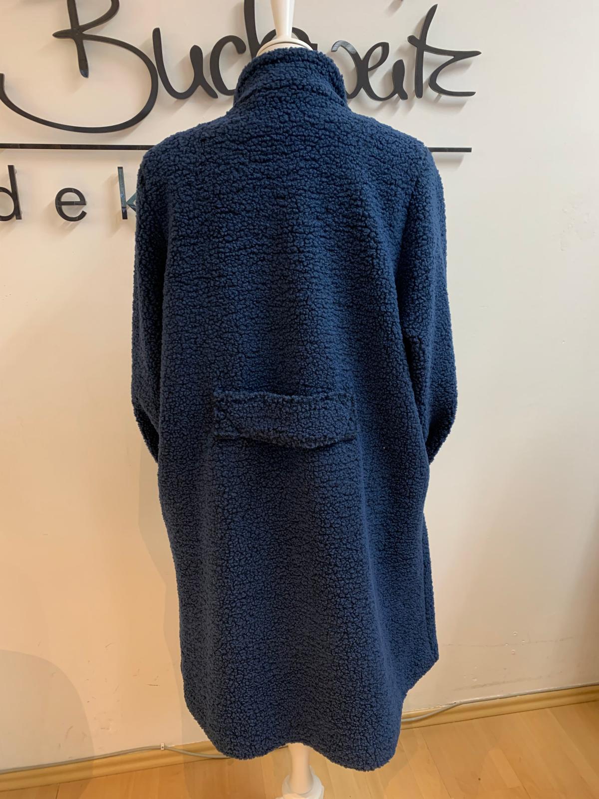 Weicher Teddymantel von Hopsack mit Riegel im Rückenbereich und aus einem hochwertigem Wollgemisch