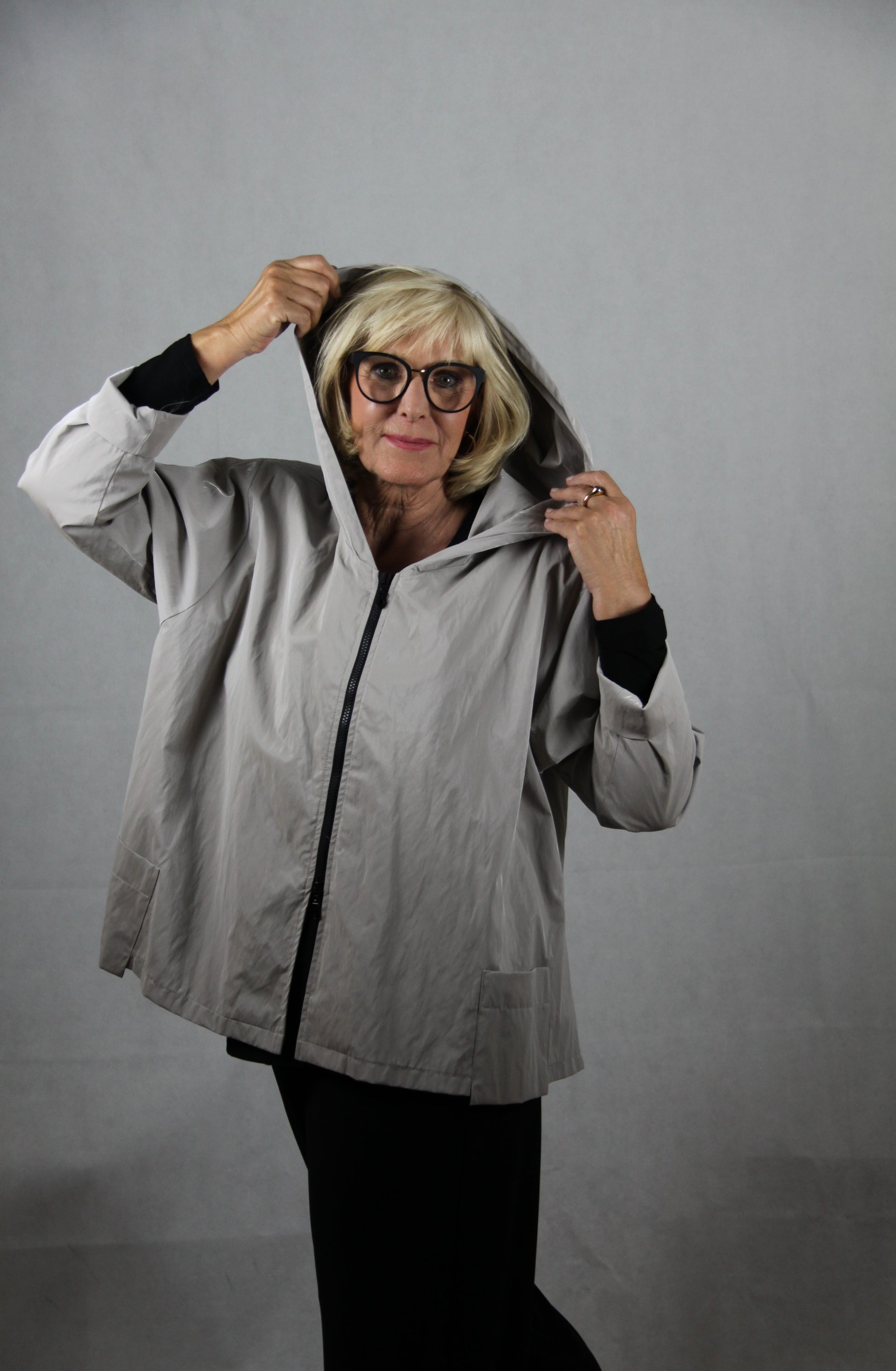 Elegante Hopsack Jacke in Taupelight mit Kaputze und 2-Wege-Reißverschluss