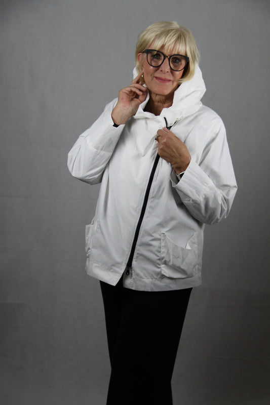 Hopsack Jacke in Weiß mit asymmetrischem Reißverschluss und kleinen Seitentaschen