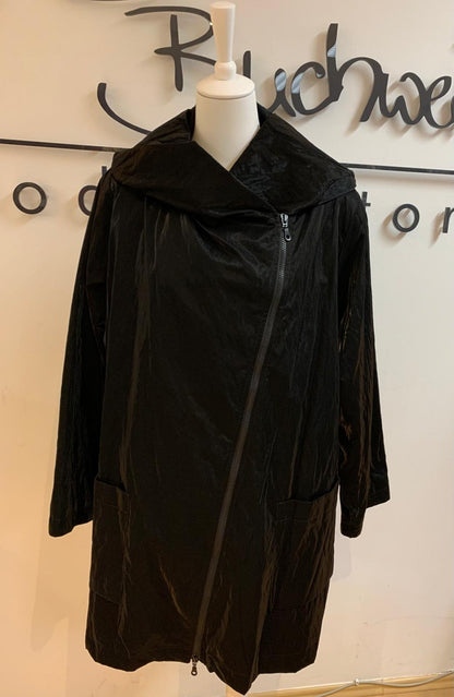 Kurzmantel von Hopsack mit edler Lackoberfläche und 2-Wege-Reißverschluss